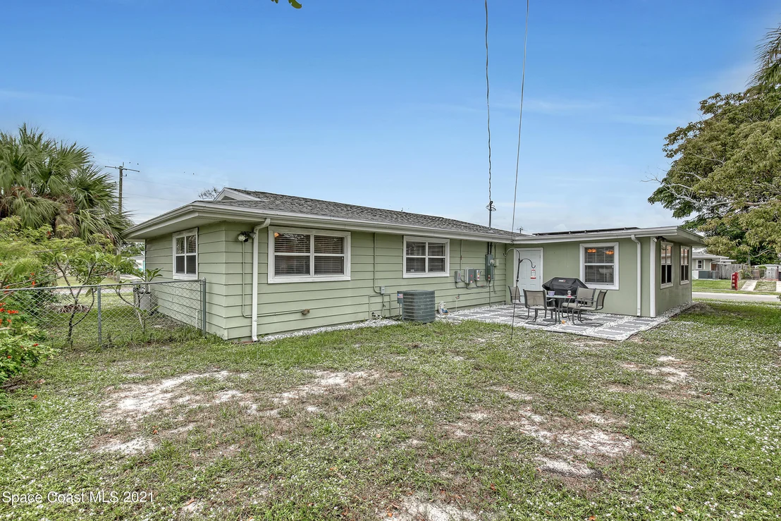 Photo of 772 Bianca Drive NE