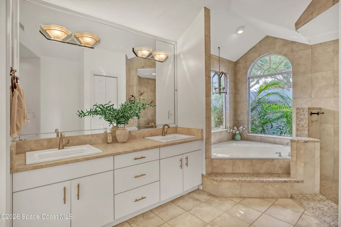 Photo of 402 Peregrine Drive