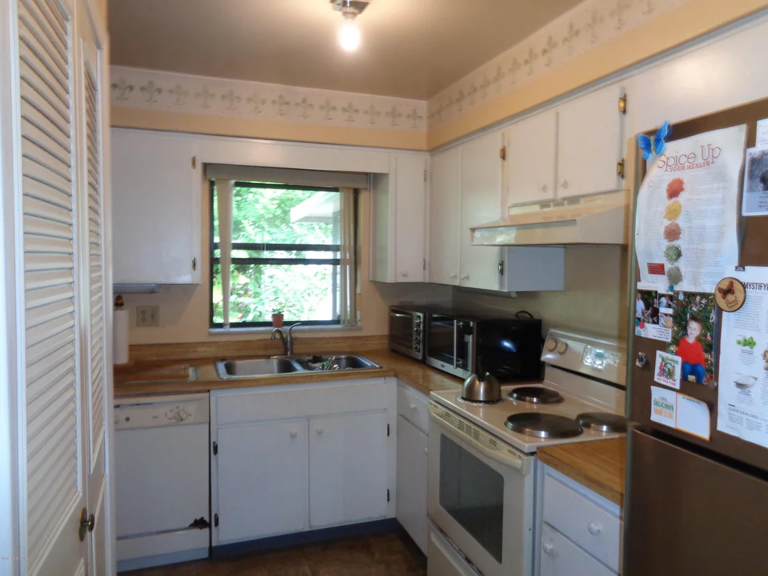Photo of 425 Willow Tree Drive