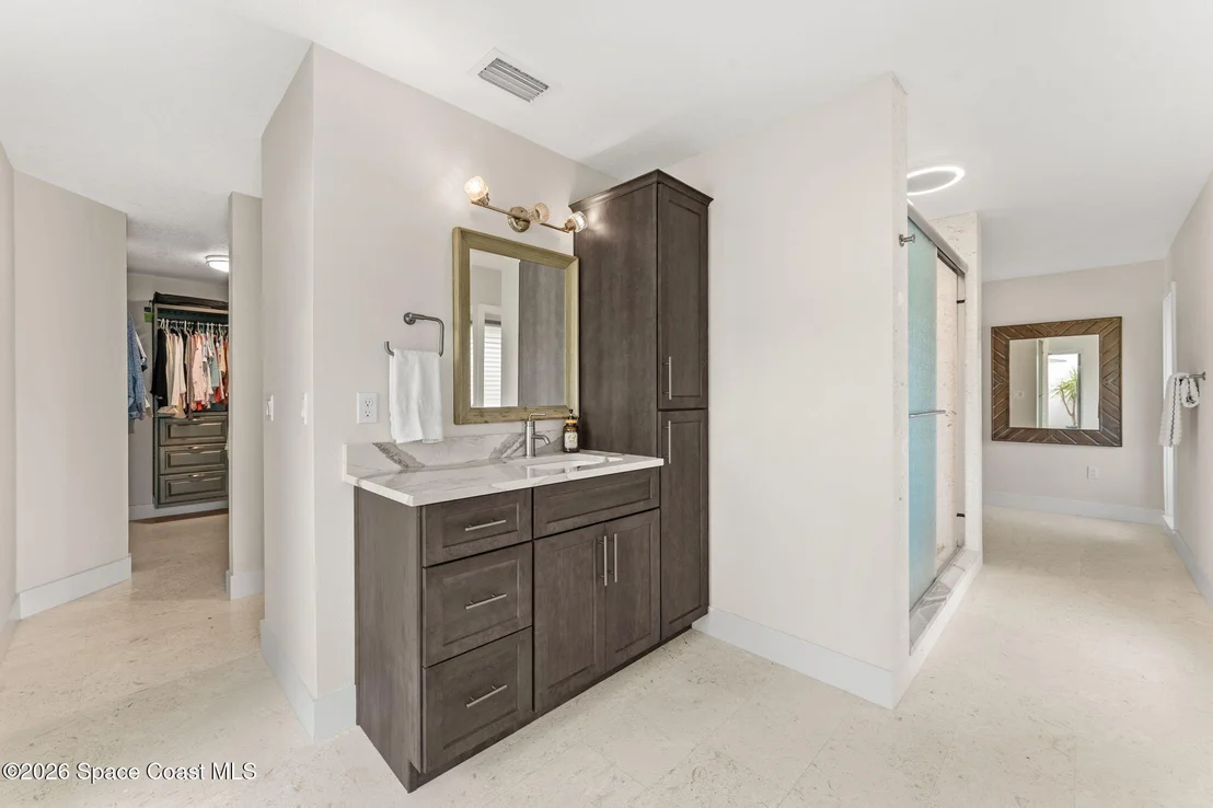 Photo of 207 Riverside Drive