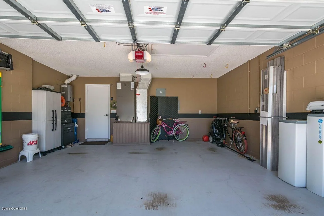 Photo of 6042 Newbury Circle
