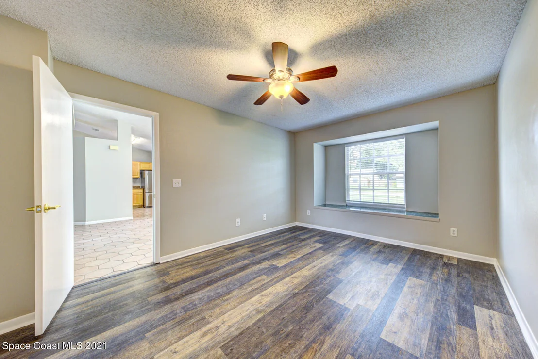 Photo of 1870 Crane Creek Boulevard