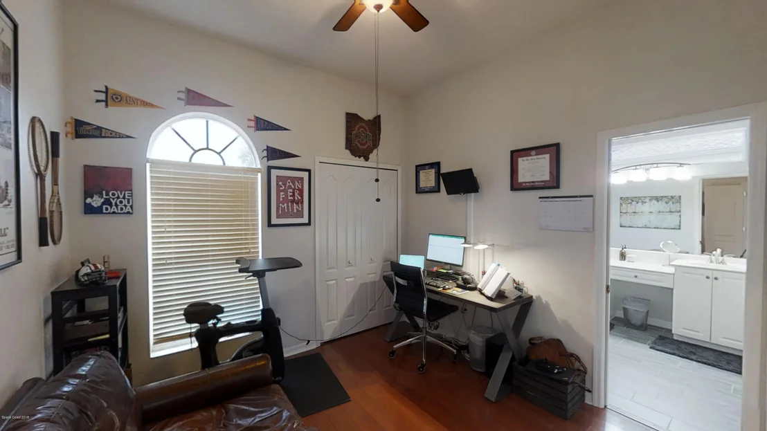 Photo of 975 Carriage Hill Road