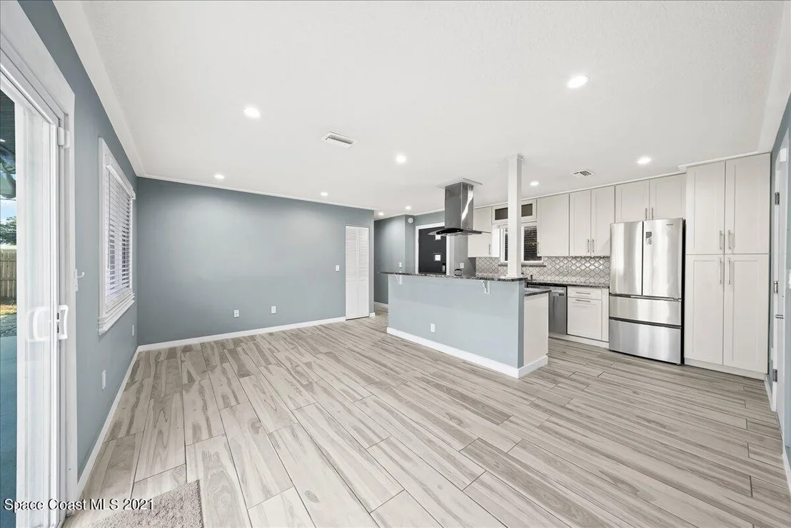 Photo of 1040 Grapefruit Road SE