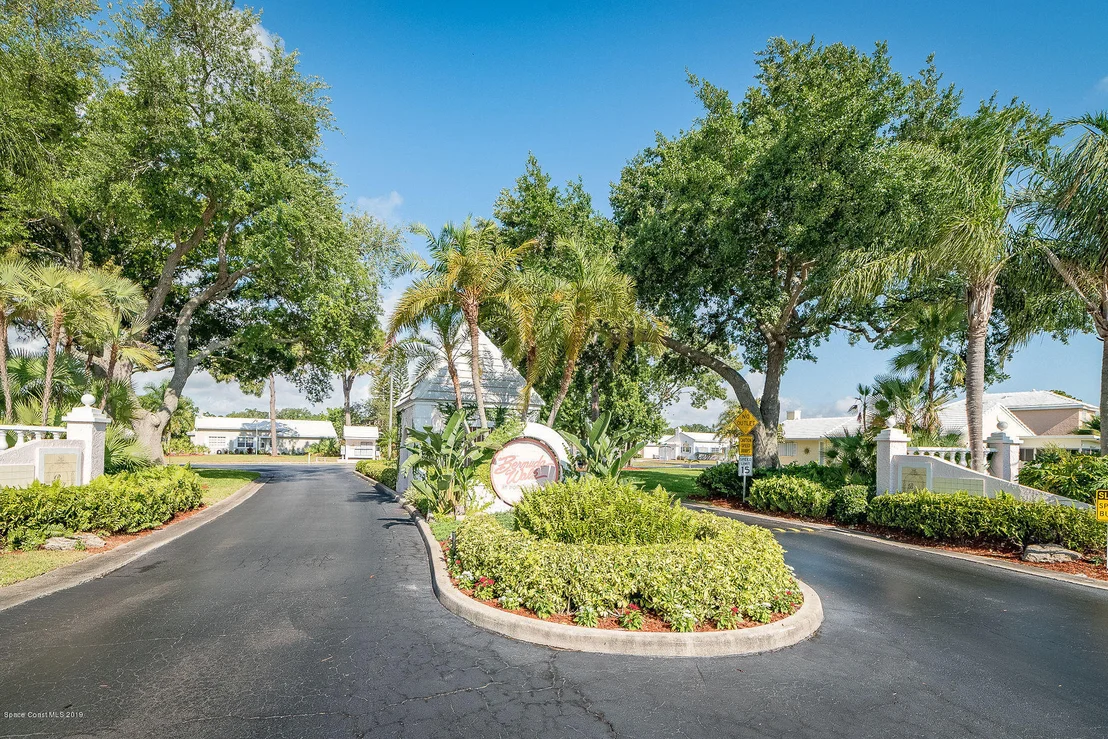 Photo of 1101 Goldenrod Circle NE