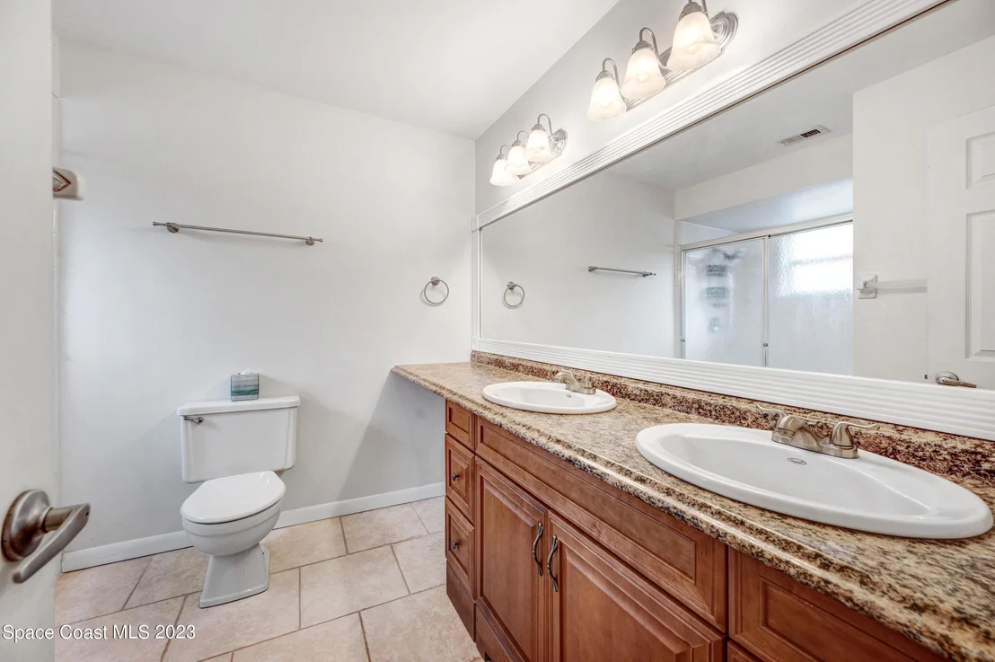 Photo of 810 Pine Valley Court