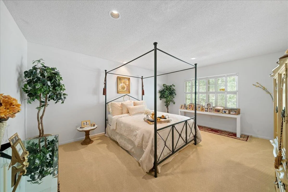 Photo of 716 Malibu Lane
