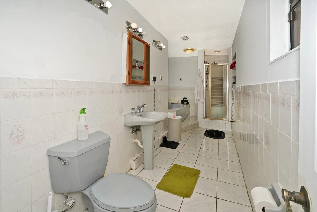 Photo of 1081 Madrid Road