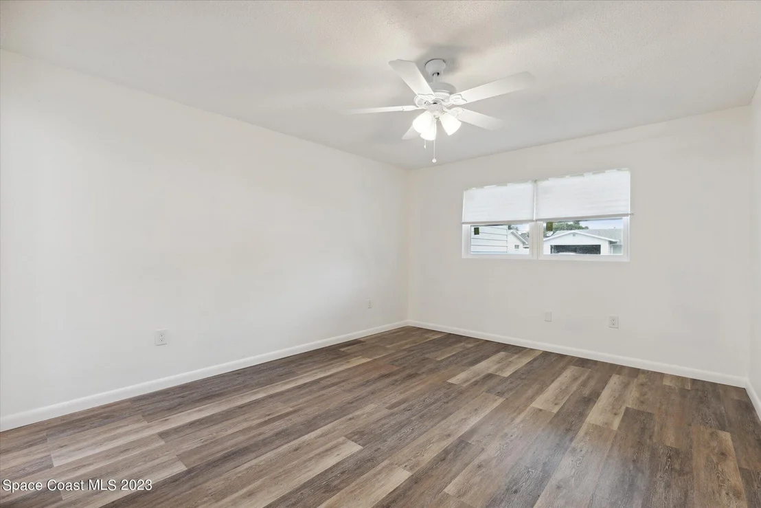 Photo of 885 Kings Post Road