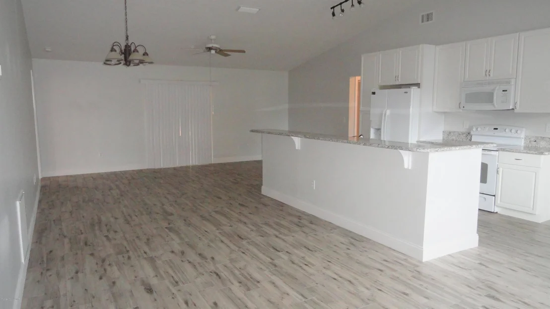 Photo of 6836 Cecil Road