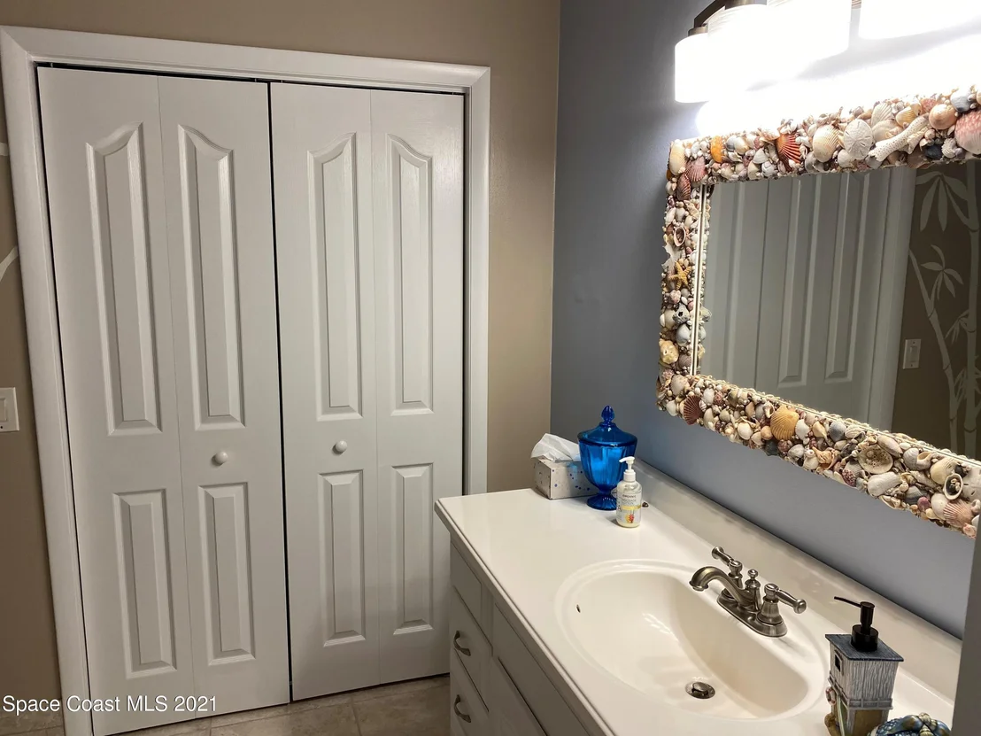 Photo of 445 Hamlin Avenue