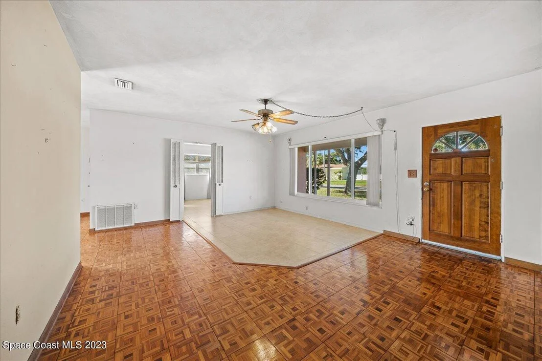 Photo of 2320 Reef Avenue