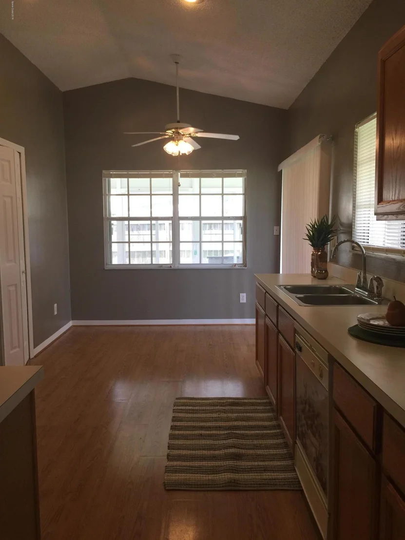 Photo of 1223 Goldenrod Circle NE