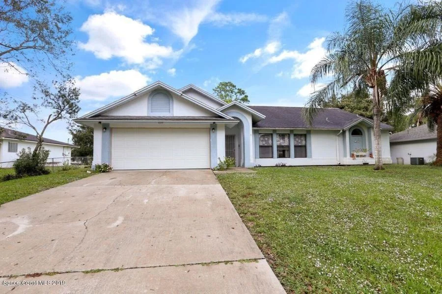 Photo of 1889 W Pace Drive NW