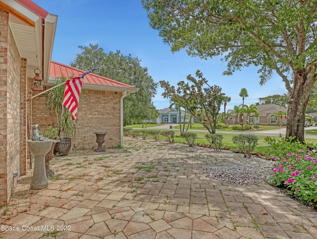 Photo of 4304 Long Lake Road