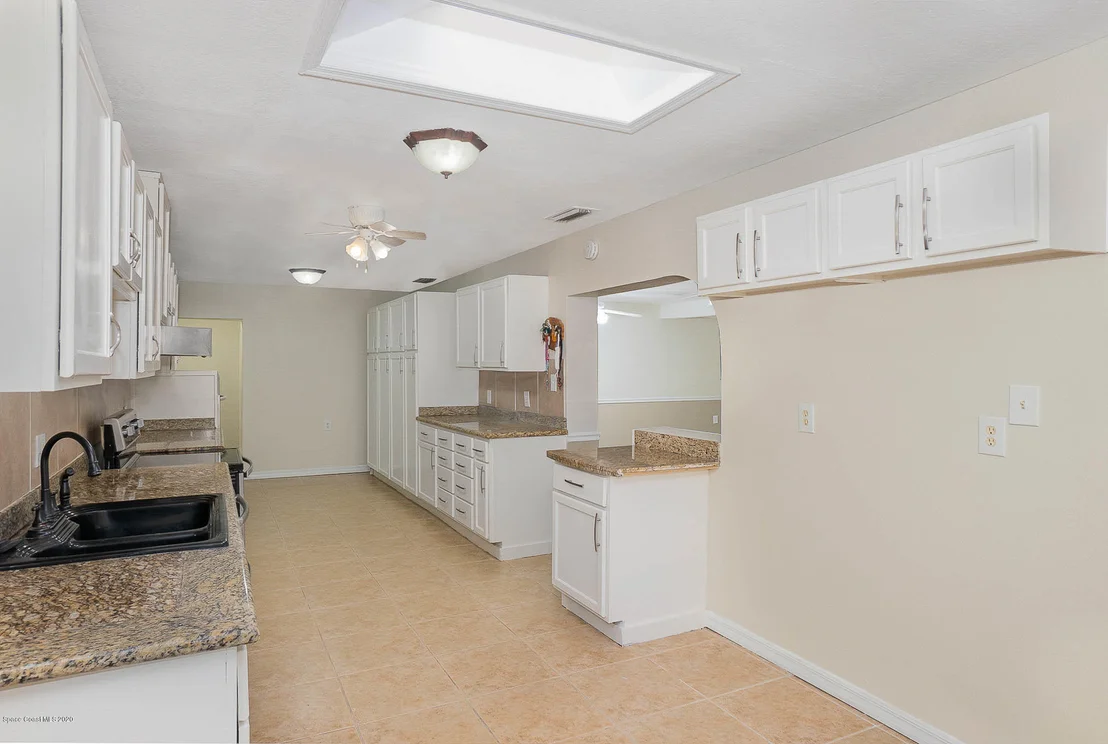Photo of 2525 Coconut Drive