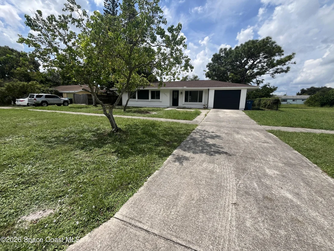 Photo of 1171 Riviera Drive NE