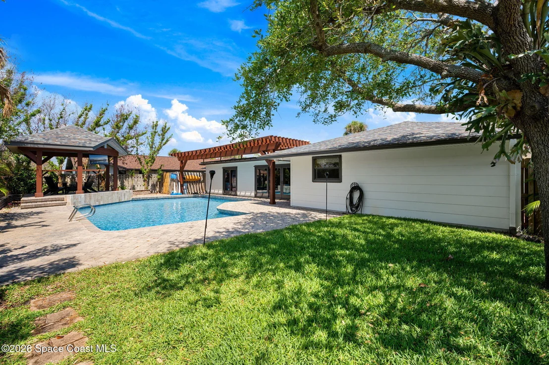 Photo of 127 Sand Pine Road