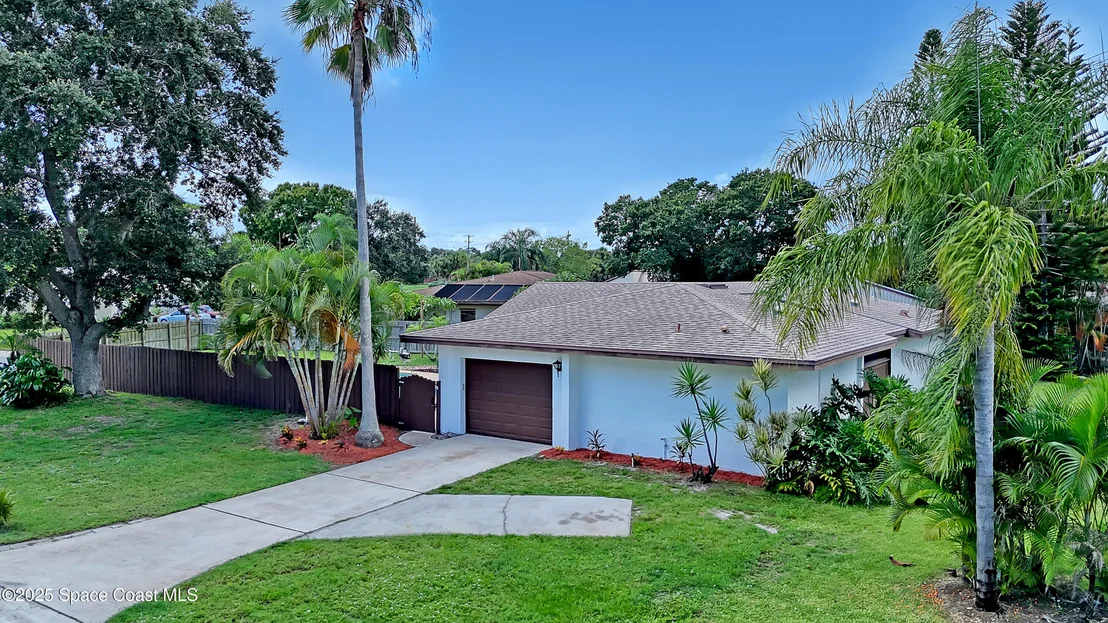 Photo of 210 Applewood Circle