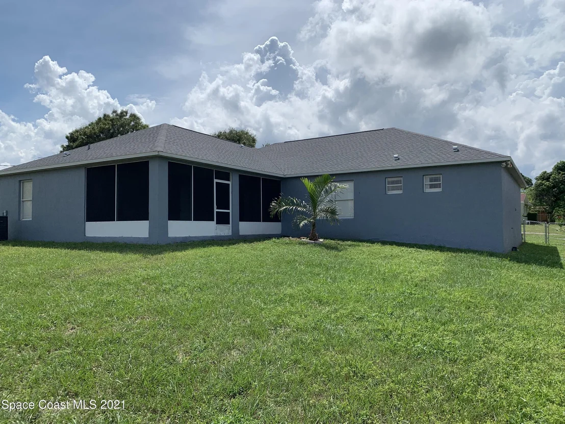 Photo of 721 Amor Drive