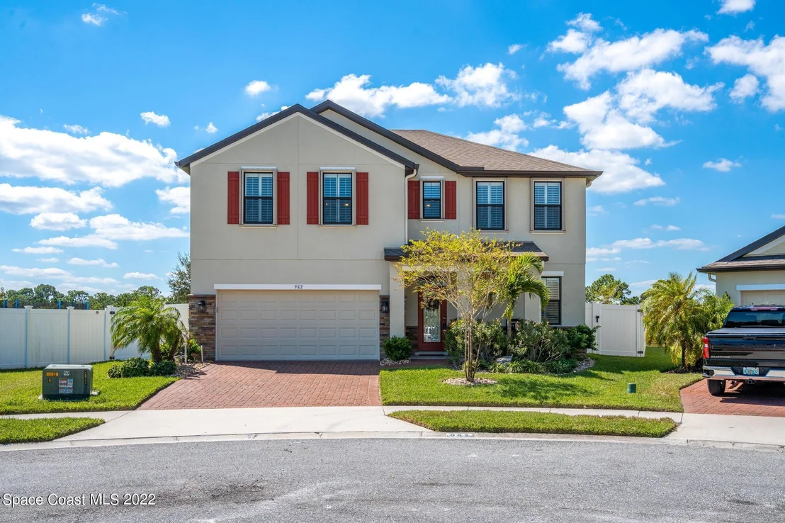Photo of 982 Peta Way