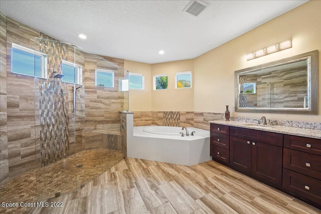 Photo of 1360 Corey Road