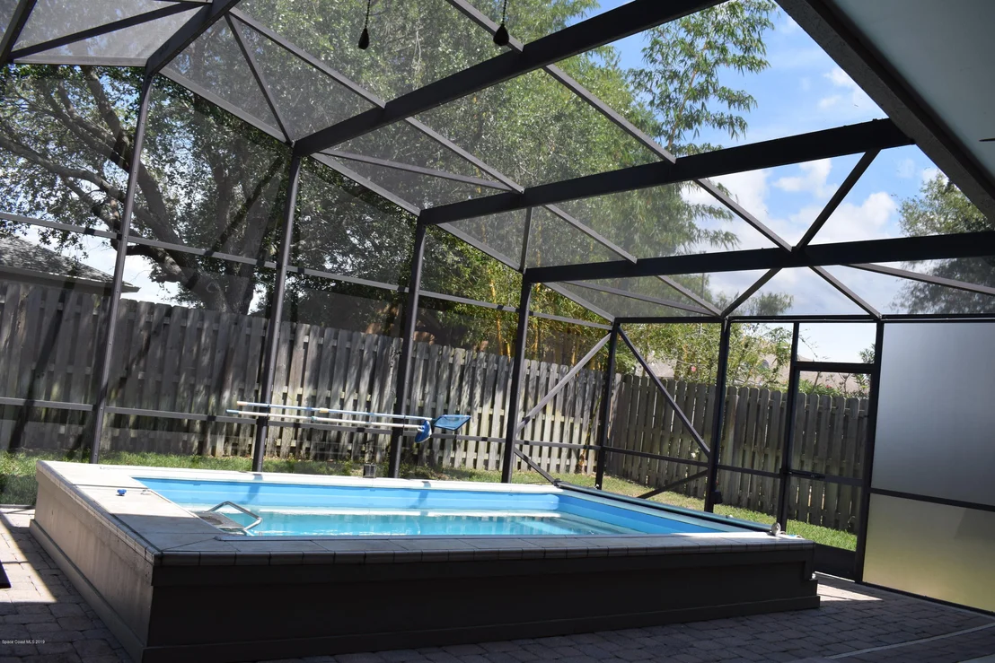 Photo of 8512 Ivanhoe Drive