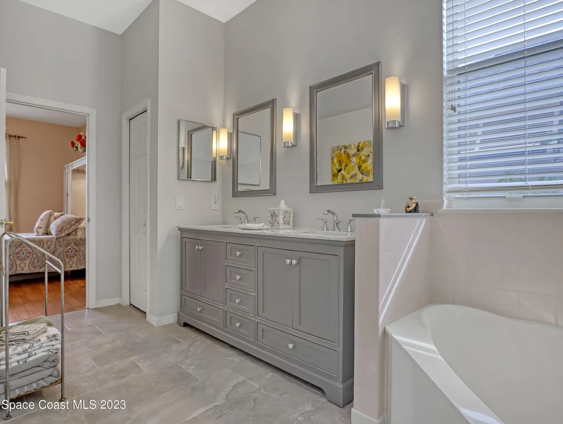 Photo of 904 Suntree Woods Drive