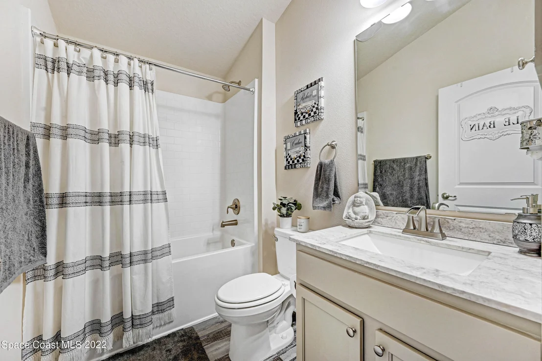 Photo of 1383 Steele Road SE