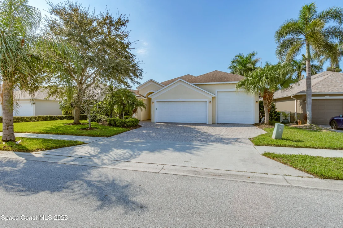 Photo of 1898 Auburn Lakes Drive
