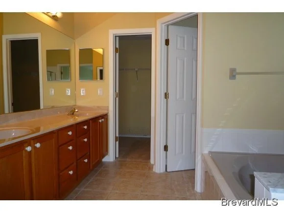 Photo of 962 Shaw