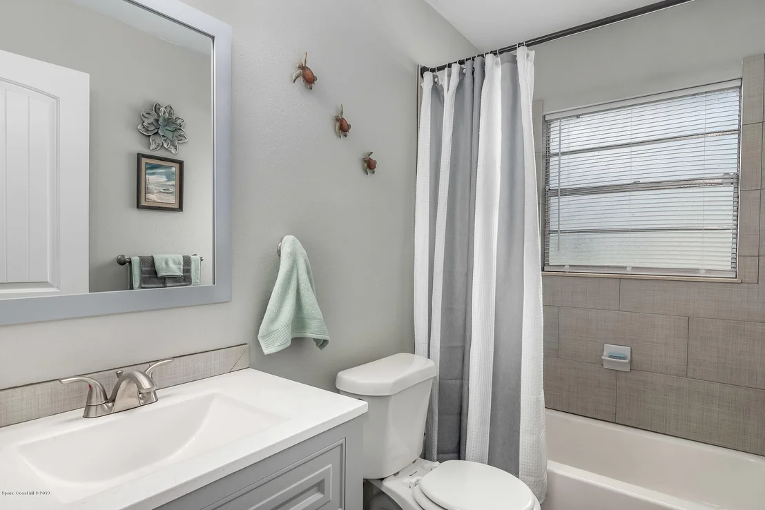 Photo of 710 Becker Avenue NE