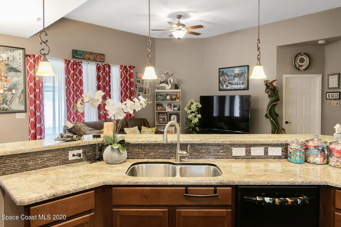 Photo of 2141 Bridgeport Circle