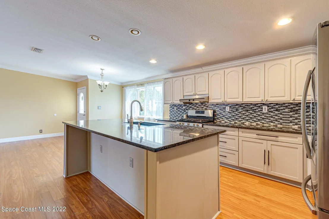 Photo of 1075 Lindholm Place