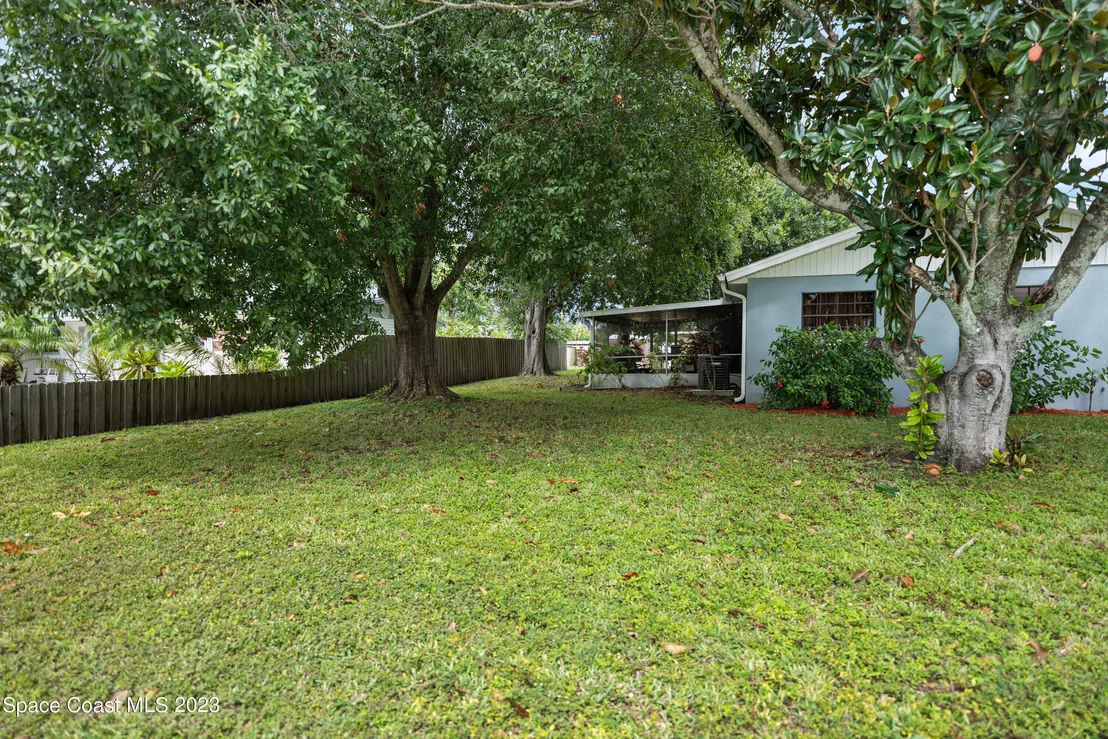 Photo of 1325 Estridge Drive