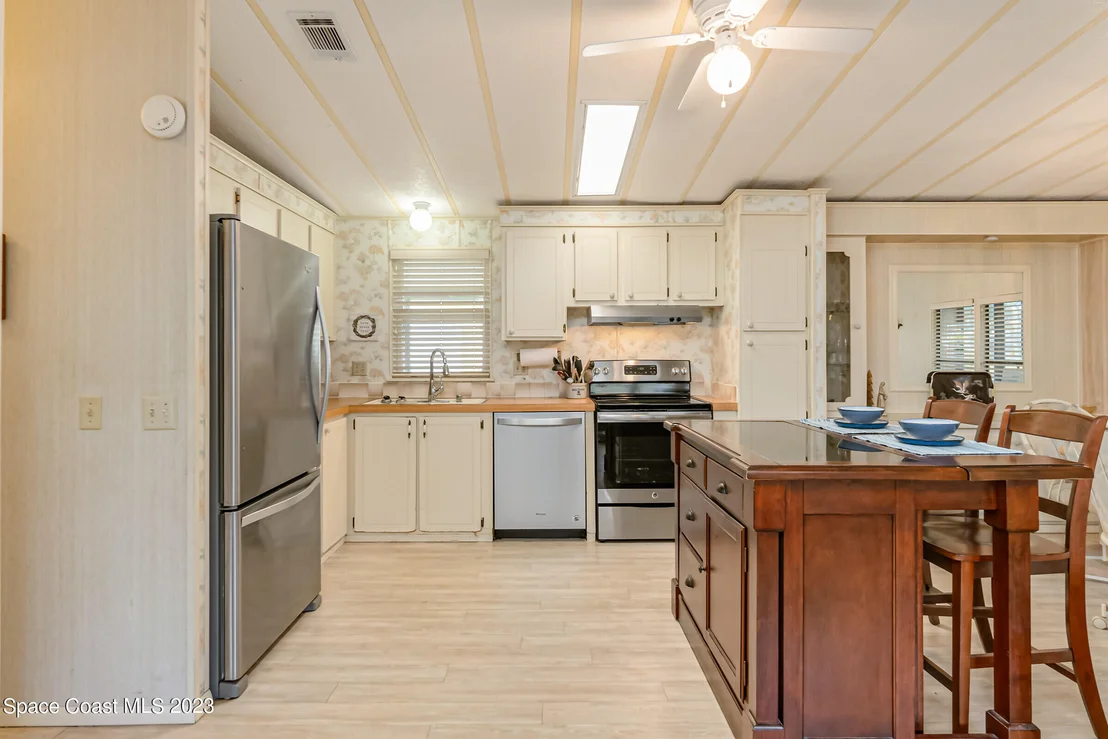 Photo of 4423 Twin Lakes Drive
