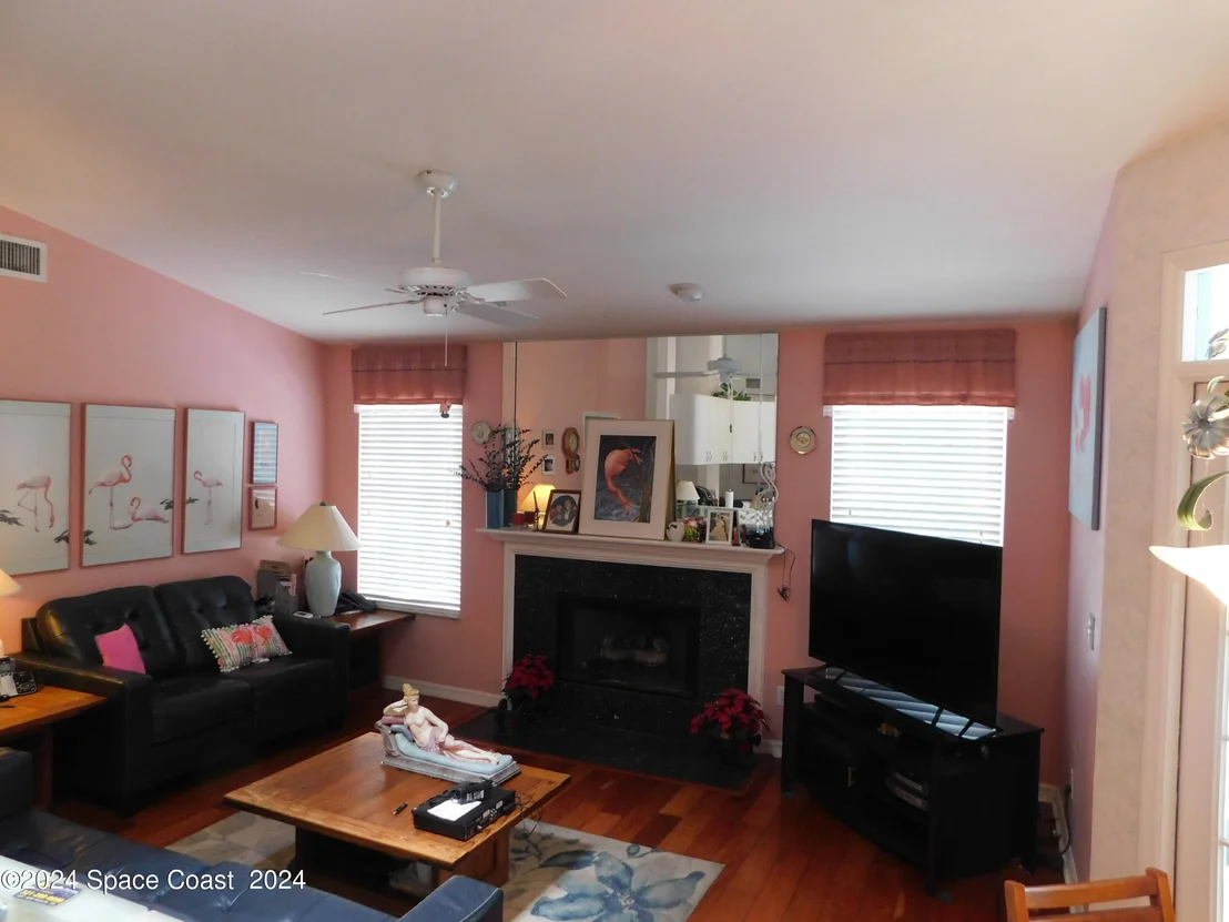 Photo of 984 Whisperoak Drive