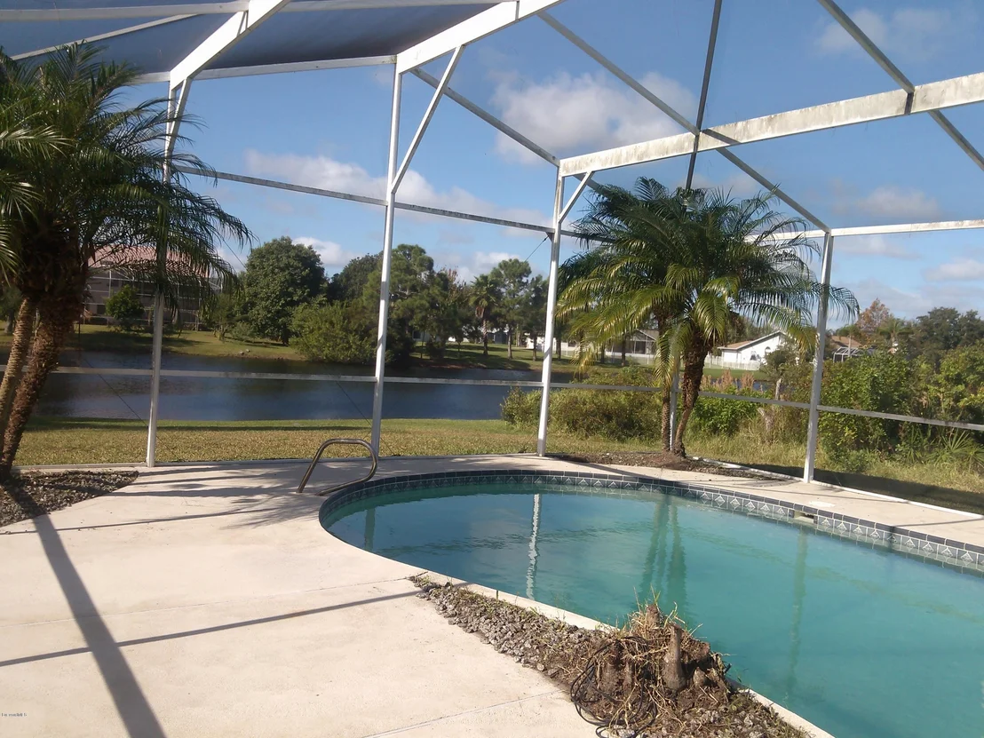 Photo of 4474 Long Lake Road