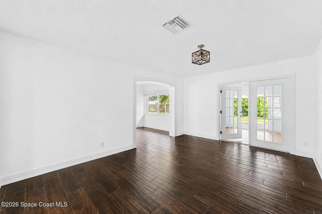 Photo of 403 12th Avenue
