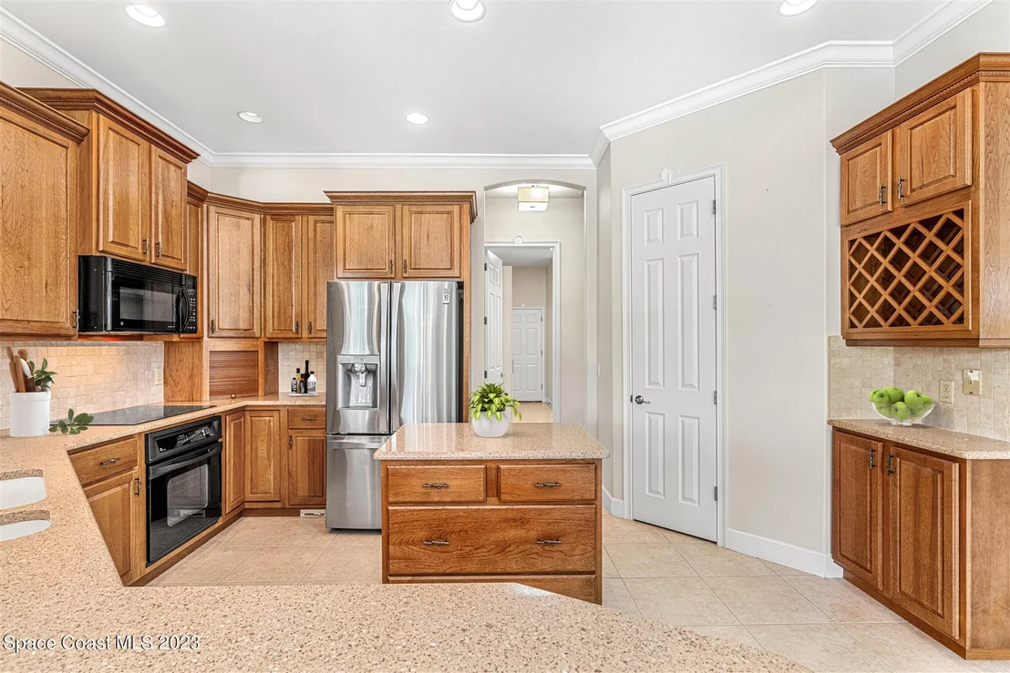 Photo of 915 Chatsworth Drive