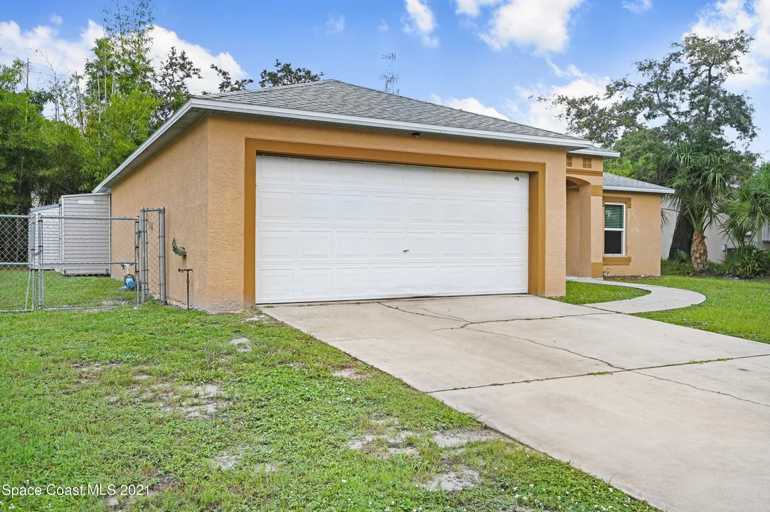 Photo of 2181 Pumpkin Place NE