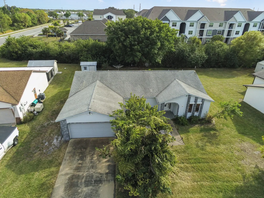 Photo of 137 Cinnamon Lake Circle