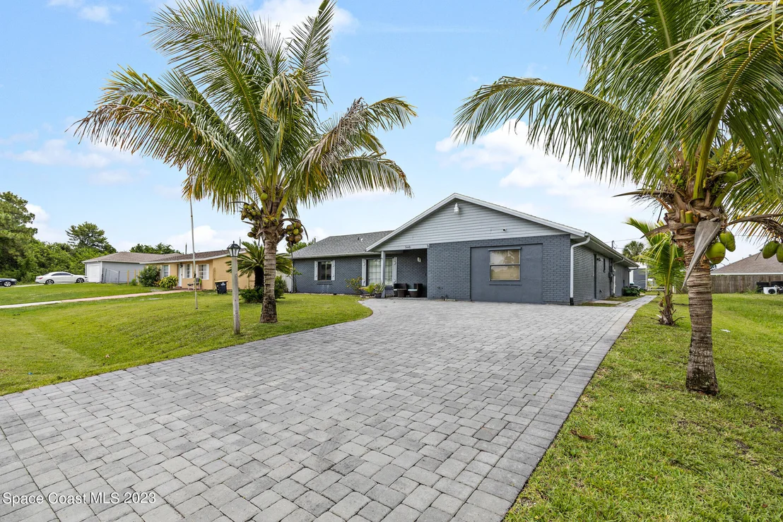 Photo of 3448 Jupiter Boulevard SE