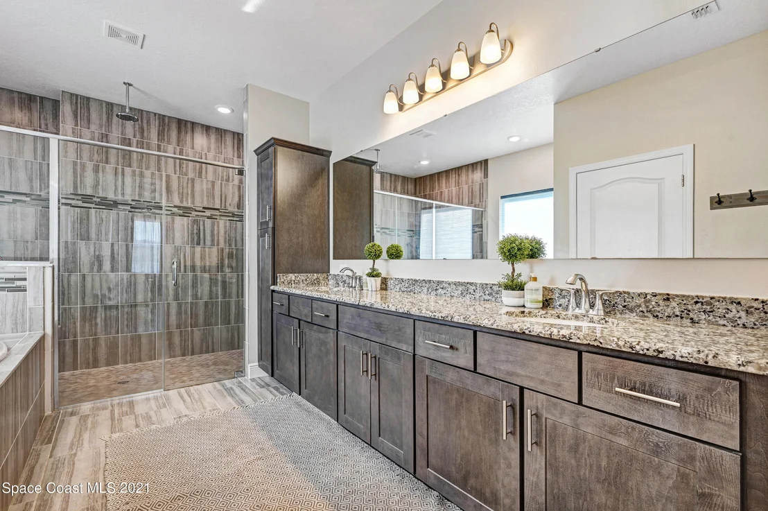 Photo of 980 Bear Lake Drive