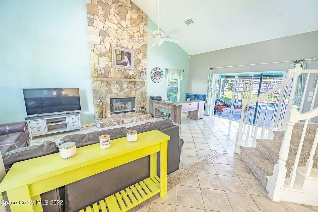 Photo of 2755 School Drive NE