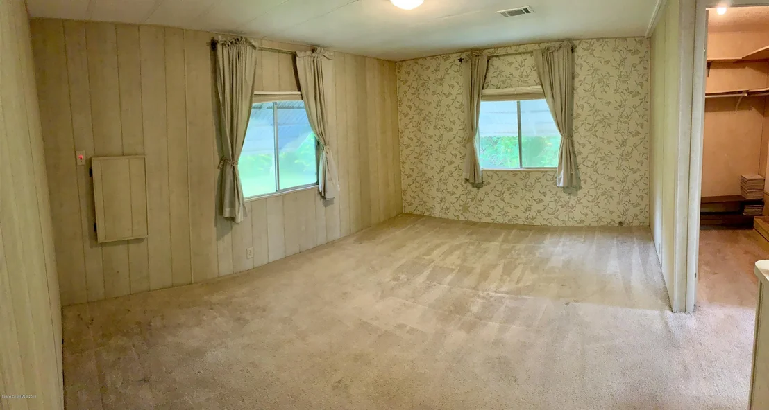 Photo of 2588 Haverhill Road NE