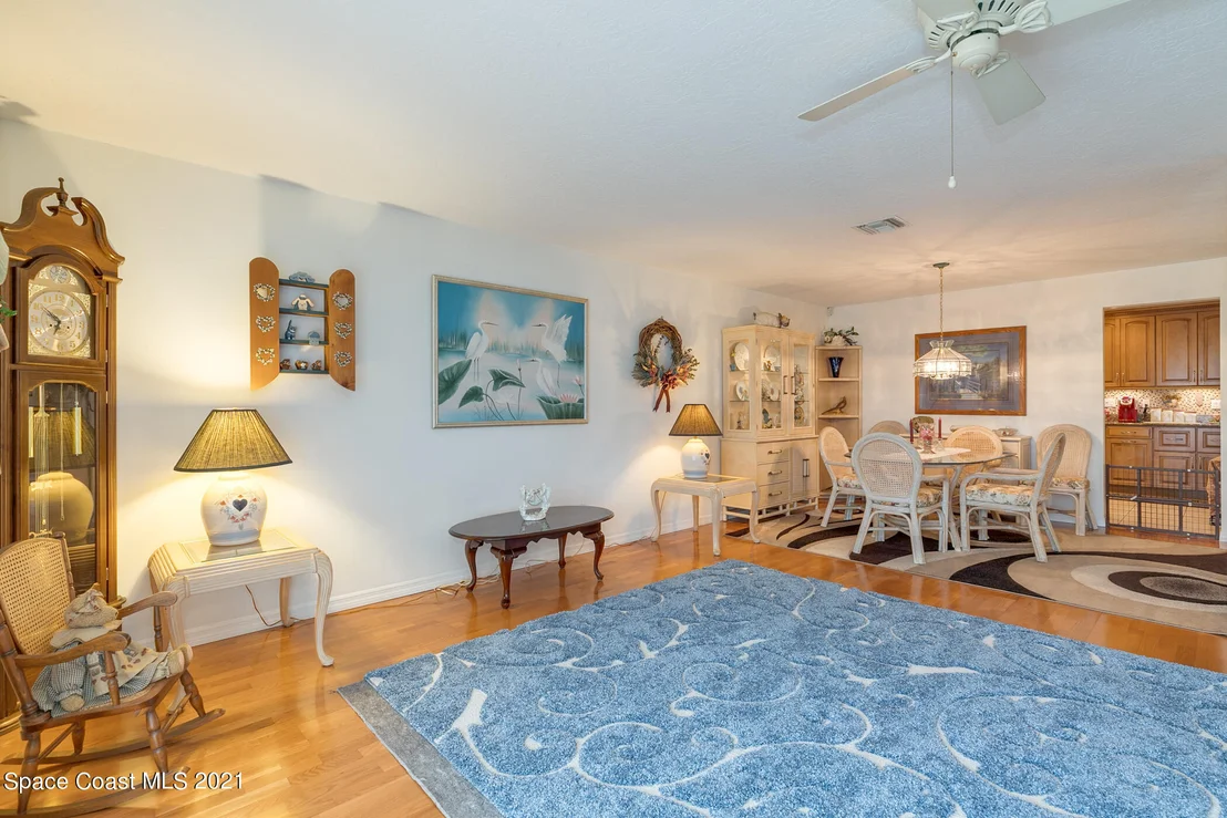 Photo of 914 Waialae Circle NE
