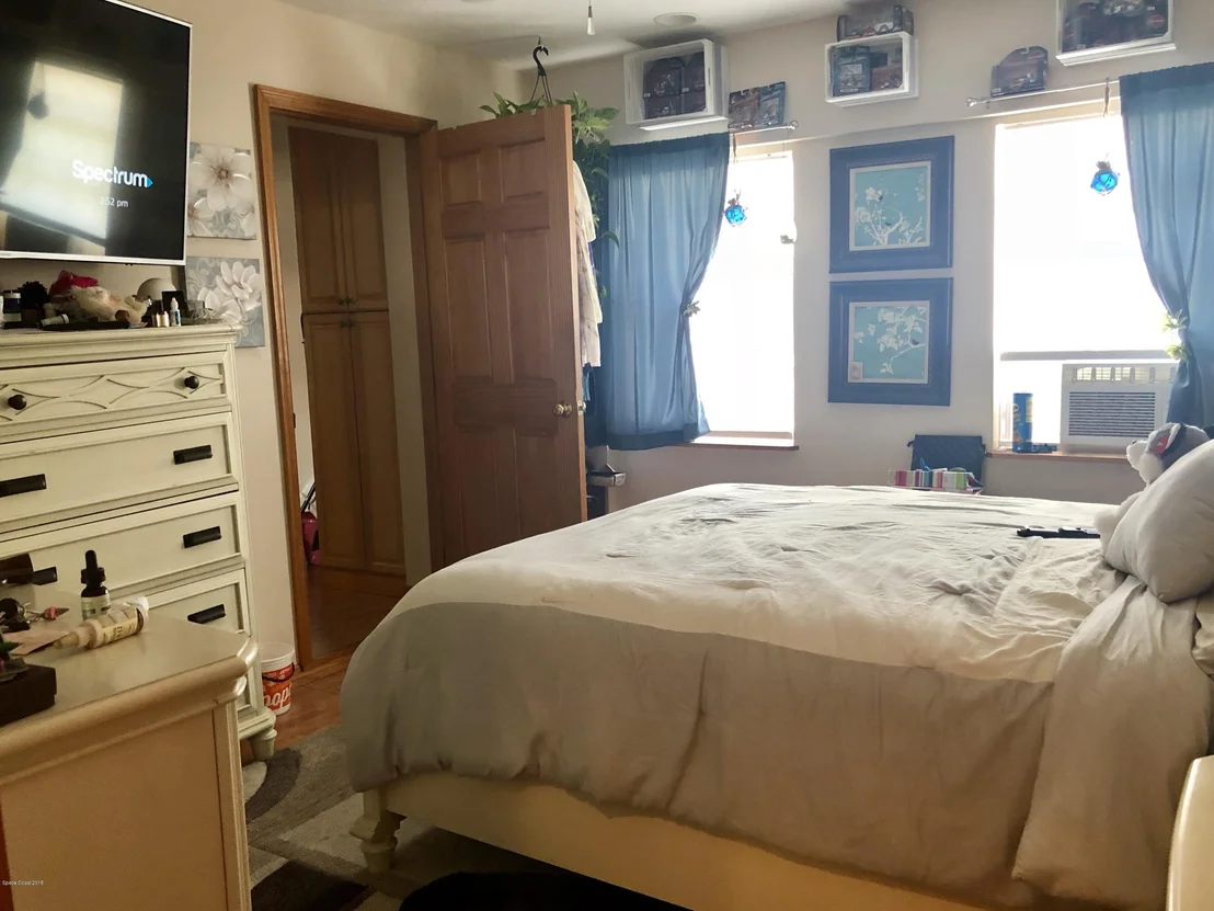 Photo of 730 Bianca Drive NE