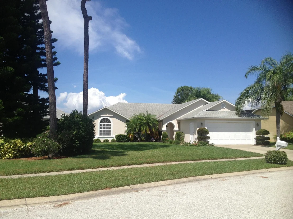 Photo of 740 Lake Drive
