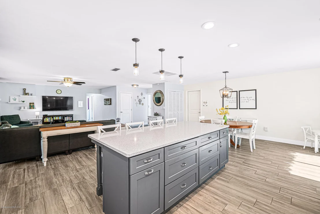 Photo of 461 Monaco Drive